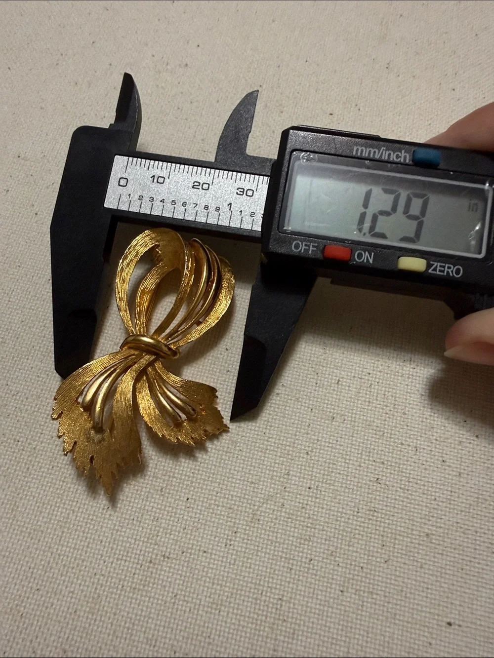 J.J elegant gold
